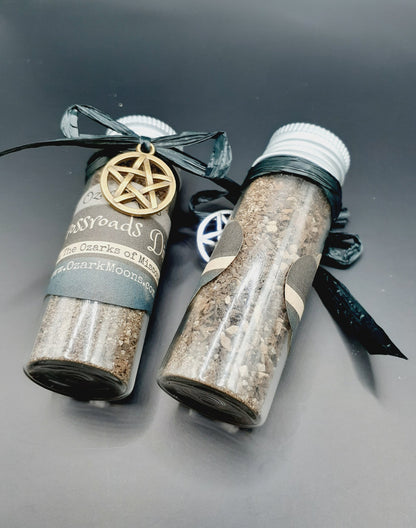 Jar of Witch's Grave Crossroads Dirt for Witchcraft Spells - Authentic Spell Ingredient Voodoo Ritual Summoning Spirit Soil in Glass Bottle